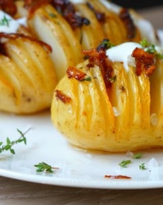 ready to eat - Crispy Hasselback Potatoes with Caramelised Onions
